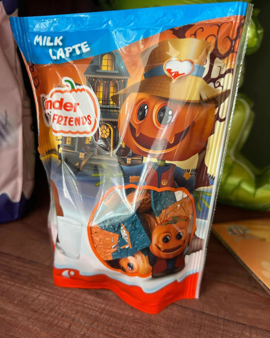 Kép: Kinder Mini Friends Halloween Tejcsokoládé Karamell Darabokkal - tökös