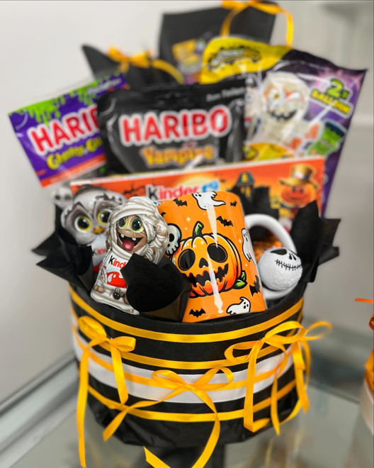 Kép: Halloween Bögrés Box Halloweeni Édességekkel