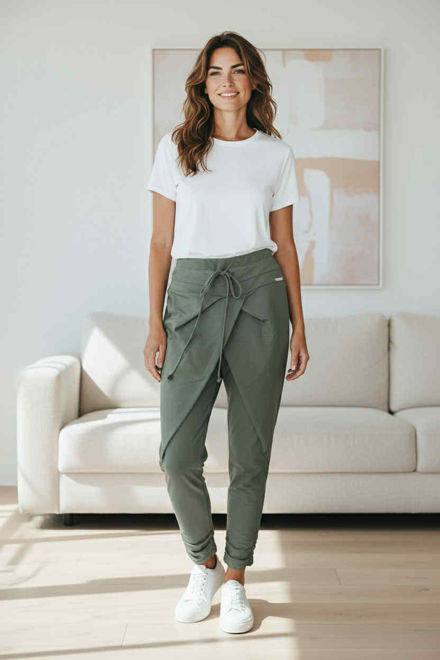 Kép: Verona Átlapolt Megkötős Nadrág Lábszáron Húzott Keki Színű