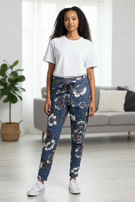 Kép: Verona Kék Alapon Virágmintás Átlapolós Nadrág