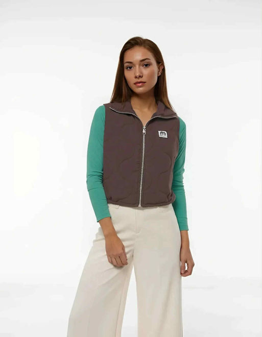 Kép: Barna Húzott Mellény