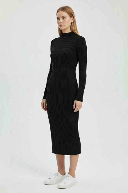 Kép: Fekete  Színű Félgarbós Bordázott Ruha