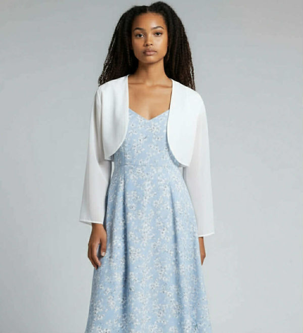 Kép: Fehér Denevér Ujjú Boleró