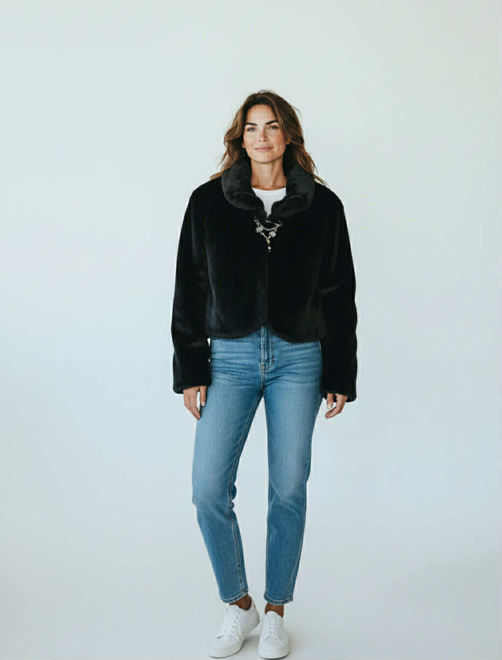 Kép: Fekete Puha Bross Díszes Kiskabát