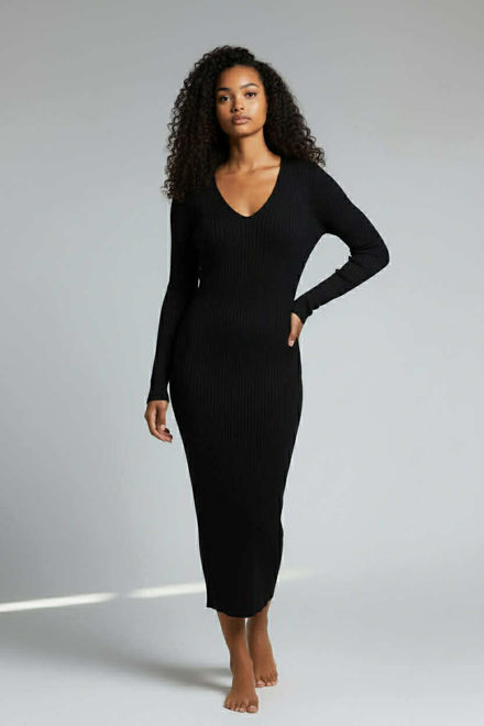 Kép: Fekete Kötött Hosszú V Kivágású Ruha
