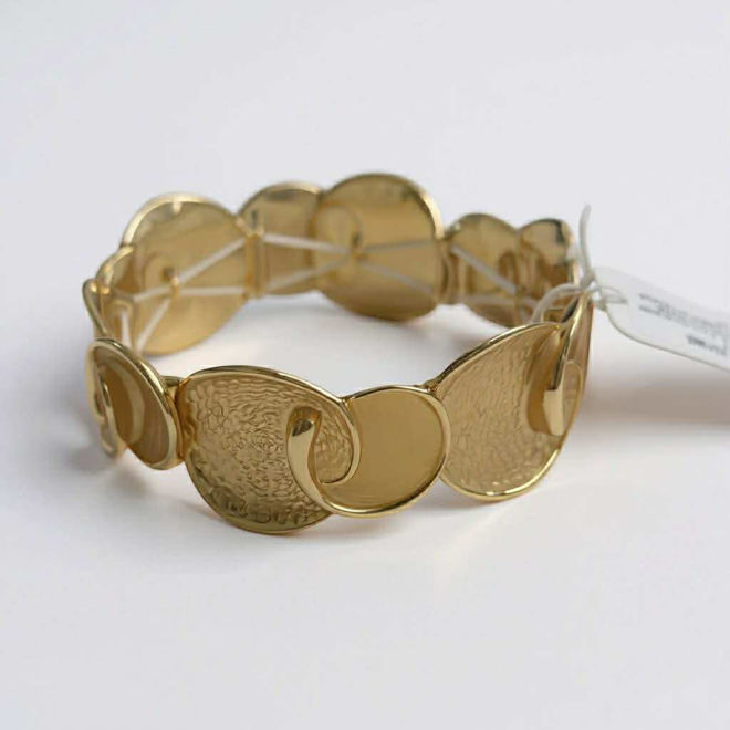 Kép: Arany vagy Ezüst Színben Kapható Mintás Karkötő