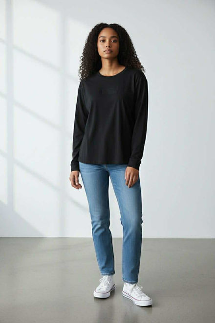 Kép: Magenta Fekete Logózott Felső