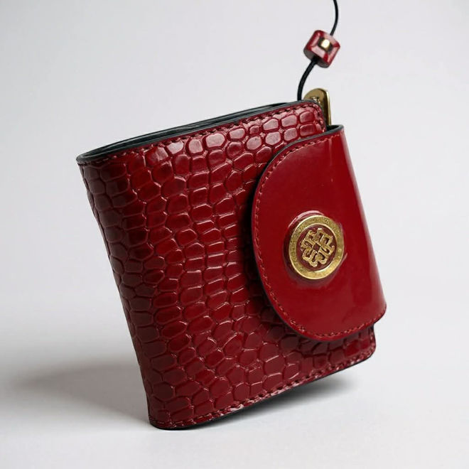 Kép: Piros Anyagában Mintás Kis Pénztárca